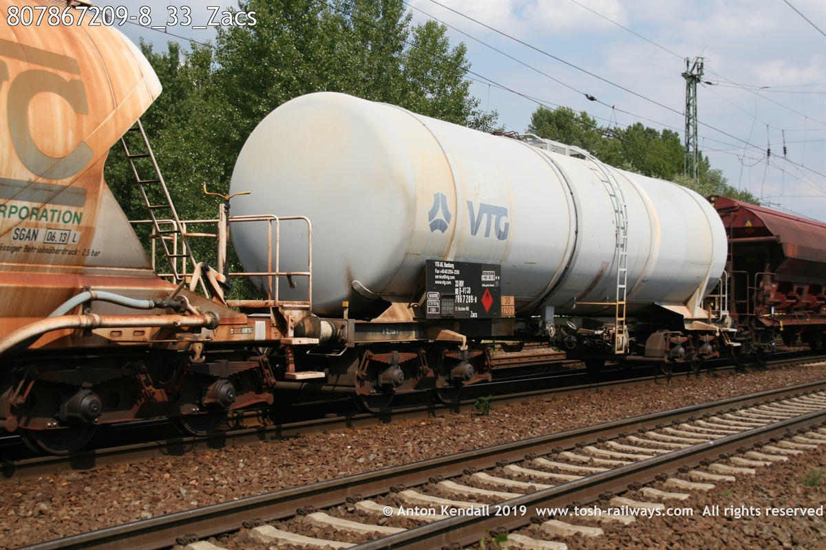 807867209-8_33_Zacs.JPG